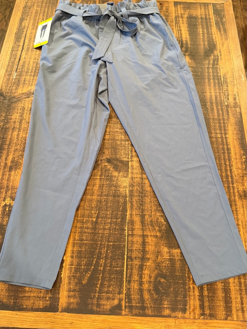 Paperbag Tie-Waist Cropped in Gray